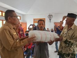 Wabup Serahkan Bantuan Alat Tangkap Ikan Kepada 38 Kelompok