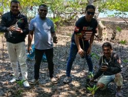 HUT PKN ke -4,  Pimcab dan Kader Gelar Bansos, Tanam Bakau