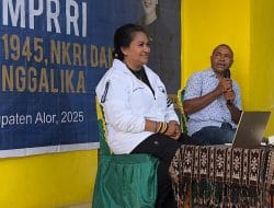 Julie  Laiskodat  Sosialisasikan Empat  Pilar Kebangsaan di Desa Lendola